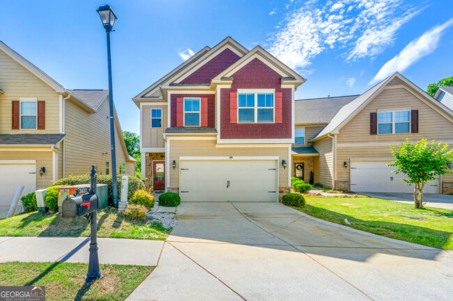 property at 2411 Oakleaf Cir