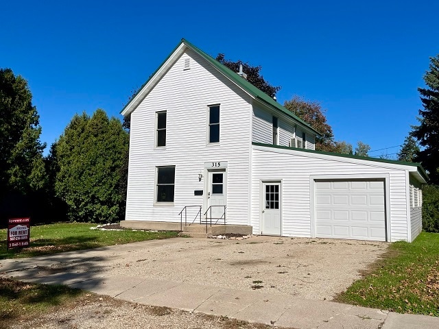 315 Walnut St in Osage, IA - Building Photo - Building Photo