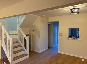 14 Driscoll Court in North Brunswick, NJ - Building Photo - Building Photo