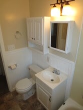 341 Hemlock Dr in Moon Township, PA - Building Photo - Building Photo