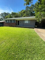 625 Forest Ave in Jackson, MS - Building Photo