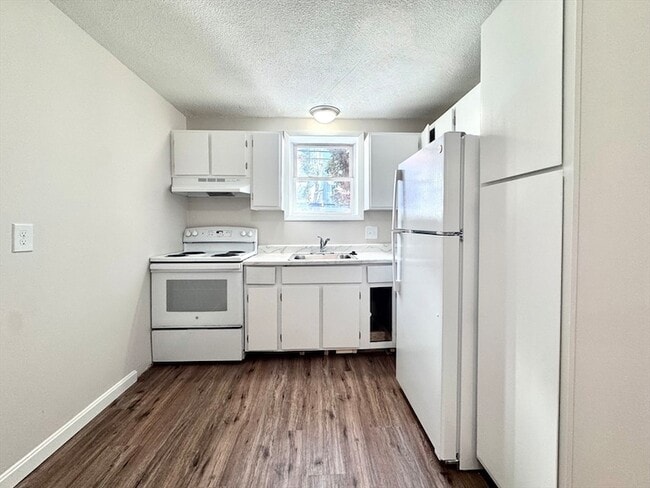 50-58-58 Walnut St, Unit B2 in Waltham, MA - Building Photo - Building Photo