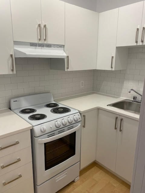 property at 5491 Av. Victoria