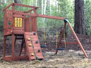 35060 Woodside Ct in Gualala, CA - Building Photo - Building Photo