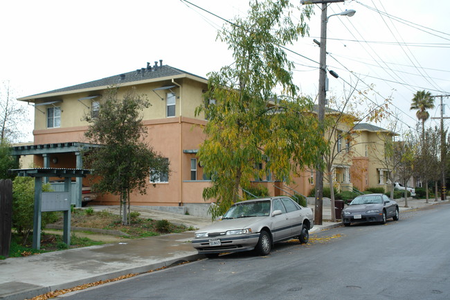 1122 Kains Ave in Berkeley, CA - Foto de edificio - Building Photo