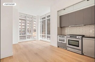 306 W 48th St in New York, NY - Building Photo