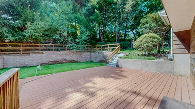 218 Weaver St in Greenwich, CT - Building Photo - Building Photo