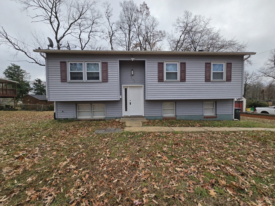 9337 Worrell Ave in Lanham, MD - Foto de edificio