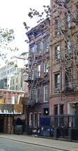 304 W 18th St in New York, NY - Building Photo - Building Photo