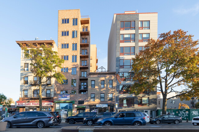 Greenwood Plaza in Brooklyn, NY - Building Photo - Building Photo