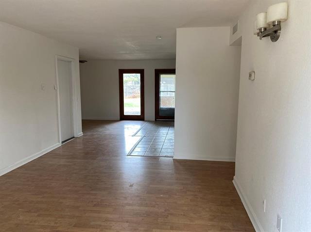 1067 Elmwood Dr in Lewisville, TX - Building Photo - Building Photo