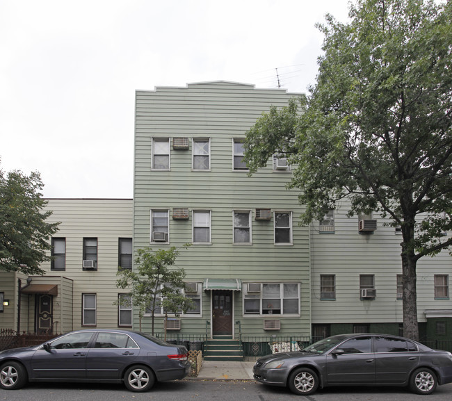 357 Leonard St in Brooklyn, NY - Foto de edificio - Building Photo