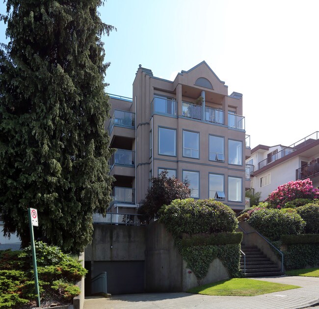 Kitsilano At 2148 in Vancouver, BC - Building Photo - Primary Photo