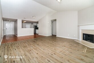 7520 Old Chapel in College Park, GA - Foto de edificio - Building Photo