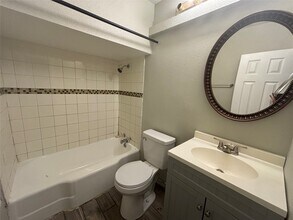 1203 9th Ave N in Texas City, TX - Building Photo - Building Photo
