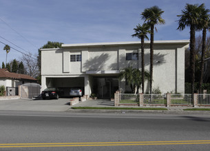 4710 Colfax Ave in North Hollywood, CA - Foto de edificio - Building Photo