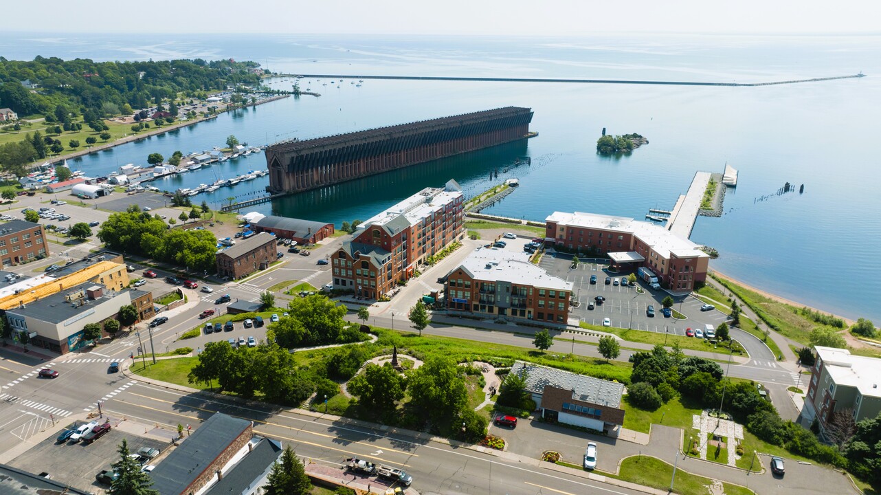 Two Marquette Place in Marquette, MI - Building Photo