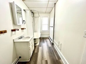 70 Maple St in Chicopee, MA - Building Photo - Building Photo