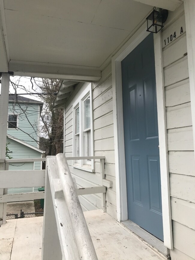 1104 E 26th St, Unit A in Houston, TX - Building Photo - Building Photo