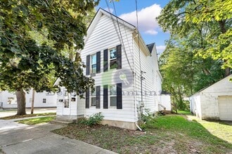 934 Hovey St SW in Grand Rapids, MI - Building Photo - Building Photo