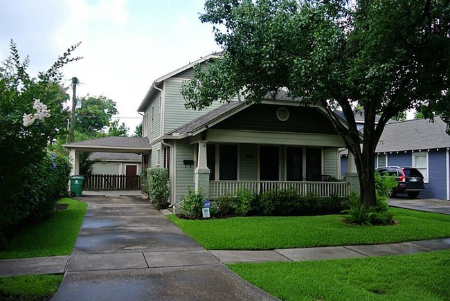 718 Ralfallen St in Houston, TX - Building Photo - Building Photo