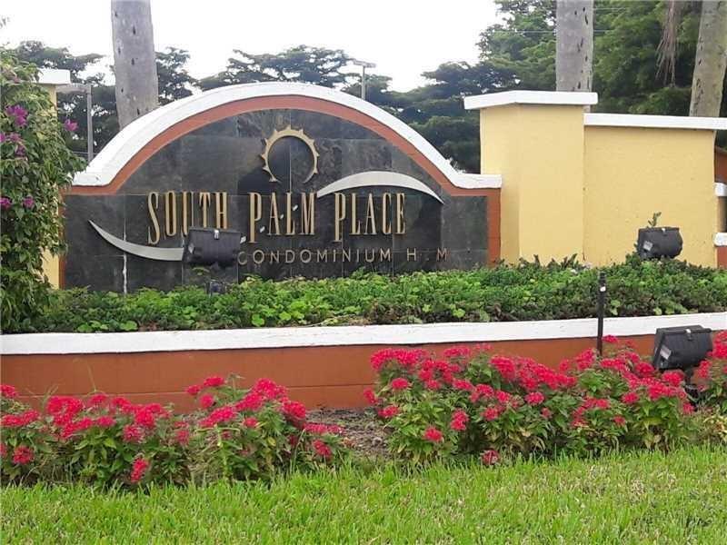 7630 Westwood Dr, Unit 302 in Tamarac, FL - Foto de edificio