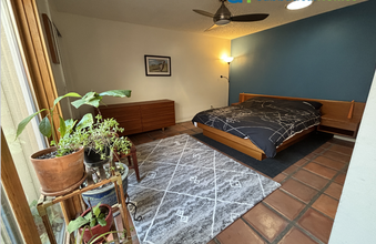 2009 E Alameda Dr in Tempe, AZ - Building Photo - Building Photo