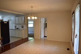 701 Faucette St in Fuquay Varina, NC - Building Photo