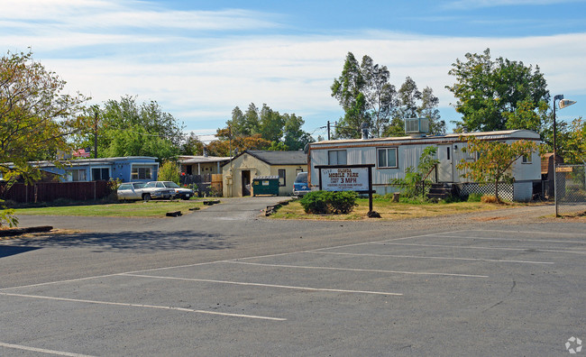 5392 Happy Valley Rd in Anderson, CA - Building Photo - Building Photo