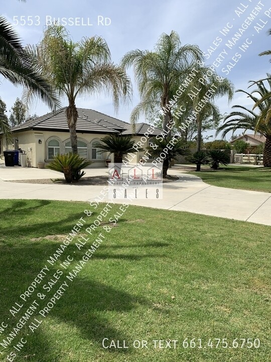 5553 Bussell Rd in Bakersfield, CA - Foto de edificio