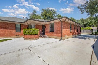 6435 Ravendale Ln in Dallas, TX - Building Photo - Building Photo