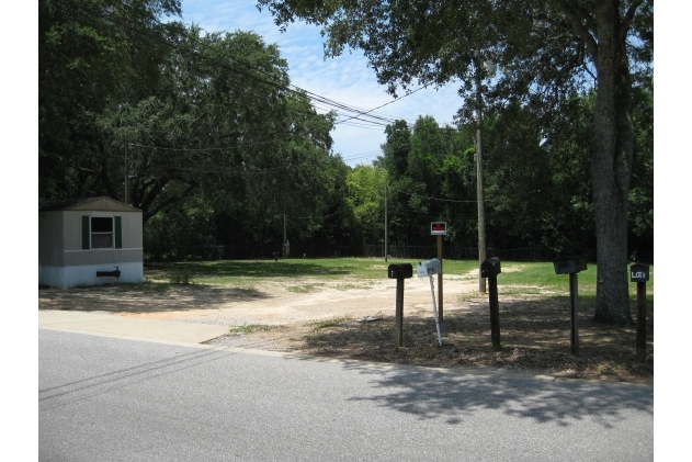 7851 Ira Dr in Pensacola, FL - Building Photo