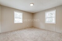 1450 Wyman St NE photo'