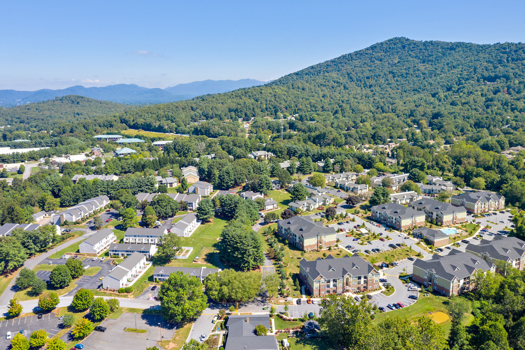 Hawthorne at Southside in Asheville, NC - Foto de edificio