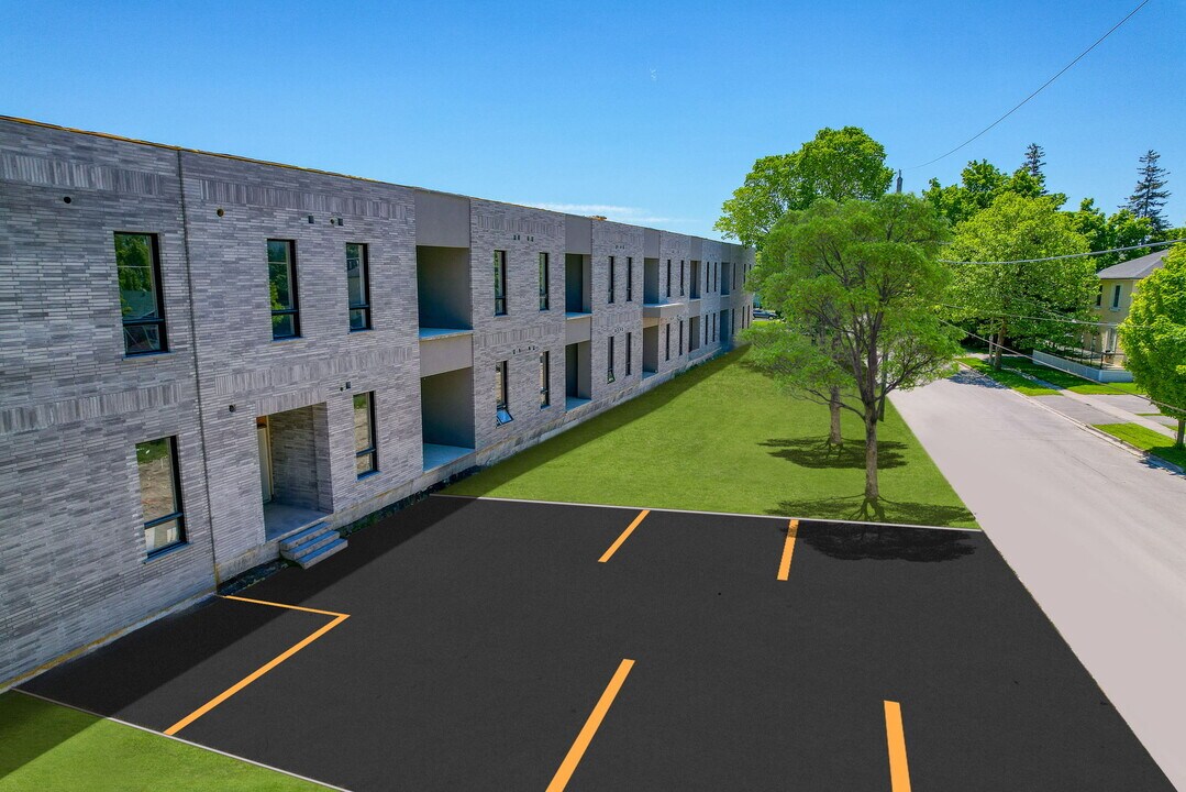 415 King St W in Cobourg, ON - Building Photo