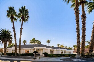 212 Dalmatian Ln in Las Vegas, NV - Building Photo - Building Photo