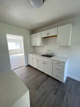 7534 SE Milwaukie Ave in Portland, OR - Building Photo - Building Photo