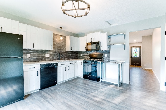 5336 Russell Ave N in Minneapolis, MN - Building Photo - Building Photo