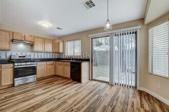 7949 Long Beach St in Las Vegas, NV - Building Photo - Building Photo