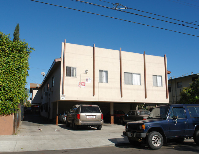 11311 Hatteras St in North Hollywood, CA - Building Photo - Building Photo