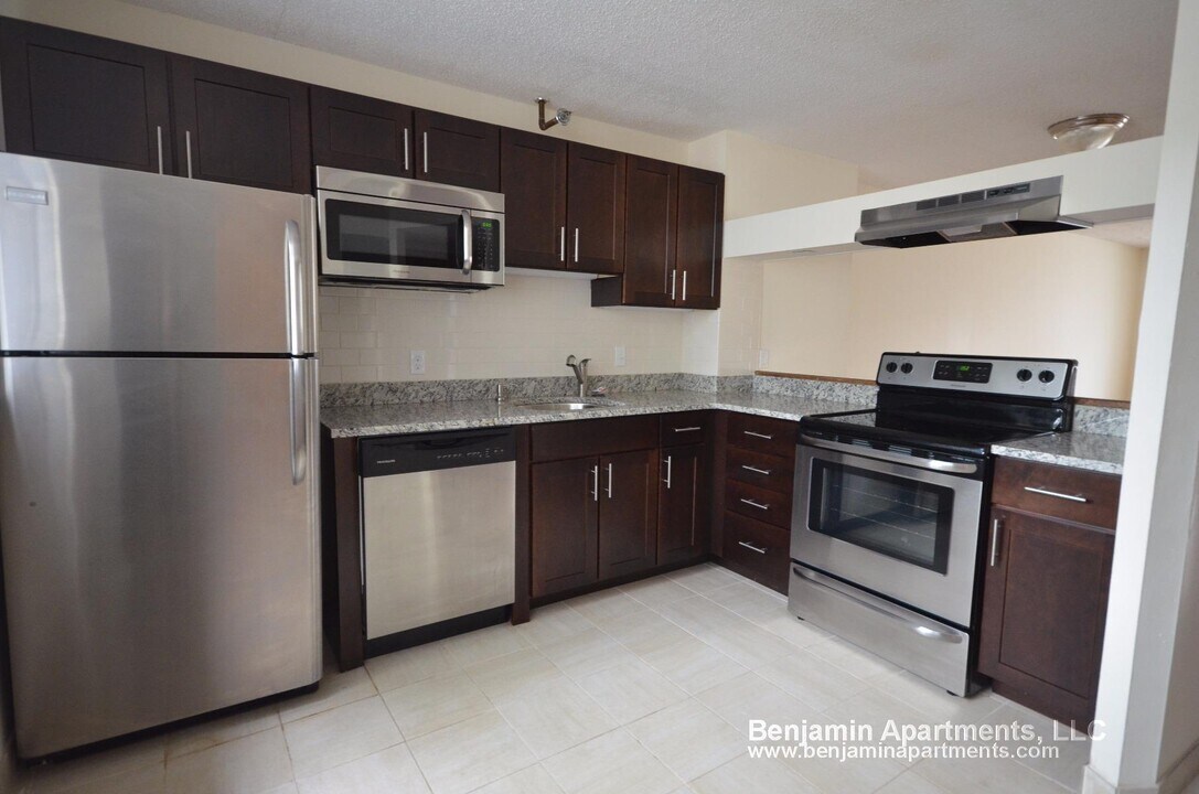 152 North Beacon St, Unit A2 in Boston, MA - Building Photo
