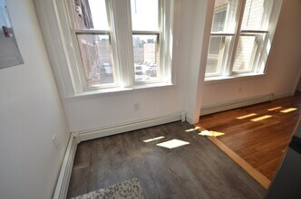 1662 Commonwealth Ave, Unit 3 in Boston, MA - Building Photo - Building Photo