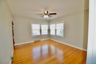 148 Breckenridge Ln, Unit D in Louisville, KY - Building Photo