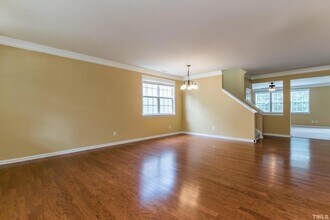 213 Bikram Dr in Holly Springs, NC - Foto de edificio - Building Photo