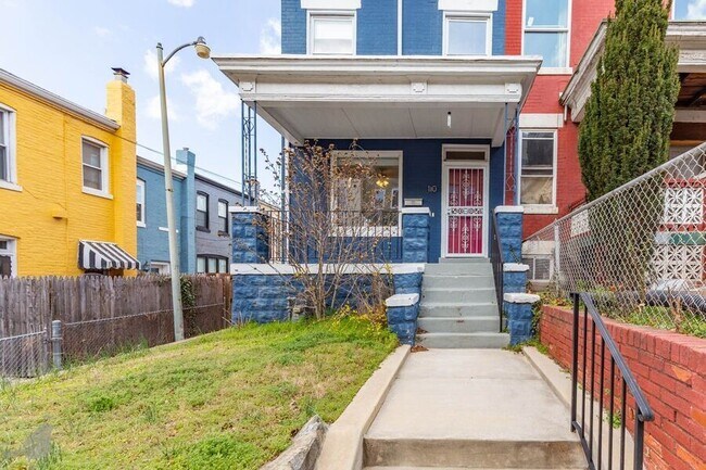 110 Todd Pl NE in Washington, DC - Building Photo - Building Photo
