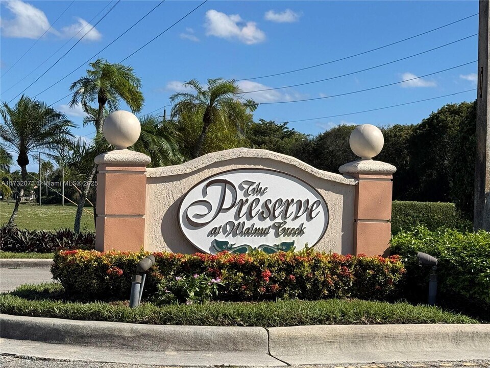 2173 NW 78th Ave in Pembroke Pines, FL - Building Photo