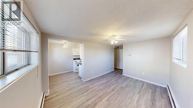 9932-9105 105 Ave in Grande Prairie, AB - Building Photo - Building Photo