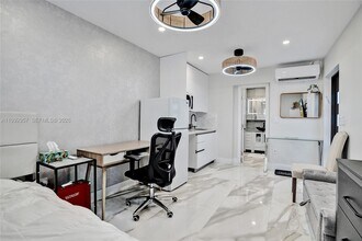 6761 Allen St in Hollywood, FL - Building Photo - Building Photo