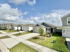 1240 Tyler Lp in Winter Haven, FL - Building Photo - Building Photo