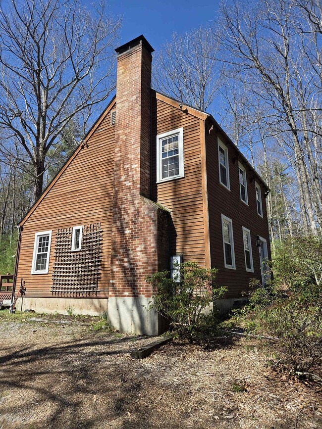 43 Casalis Rd in Peterborough, NH - Building Photo - Building Photo